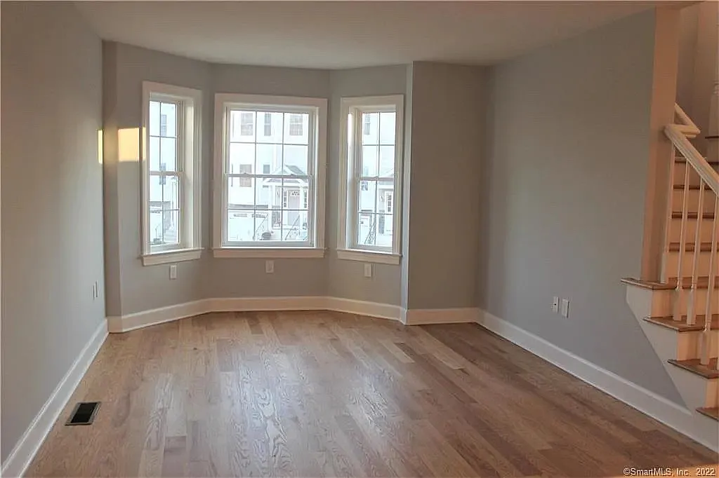 3 bed, 2.5 bath, 1568 sqft, $3,380 — Photo 4