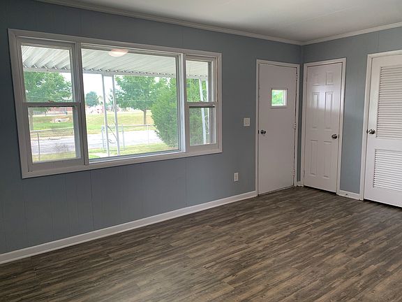 4th image of 2719 Van Buren Ave