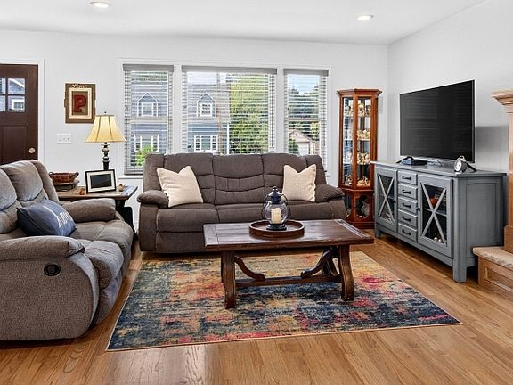 3rd image of 2 STRATFORD TERRACE