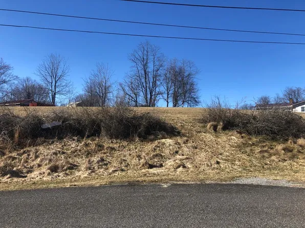 Moore Ln, Galax, VA 24333