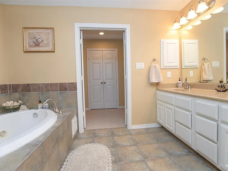 1375 Ella Pl — Photo 22