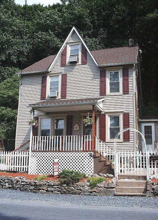 112 Main St, Glendon, PA 18042 Zillow