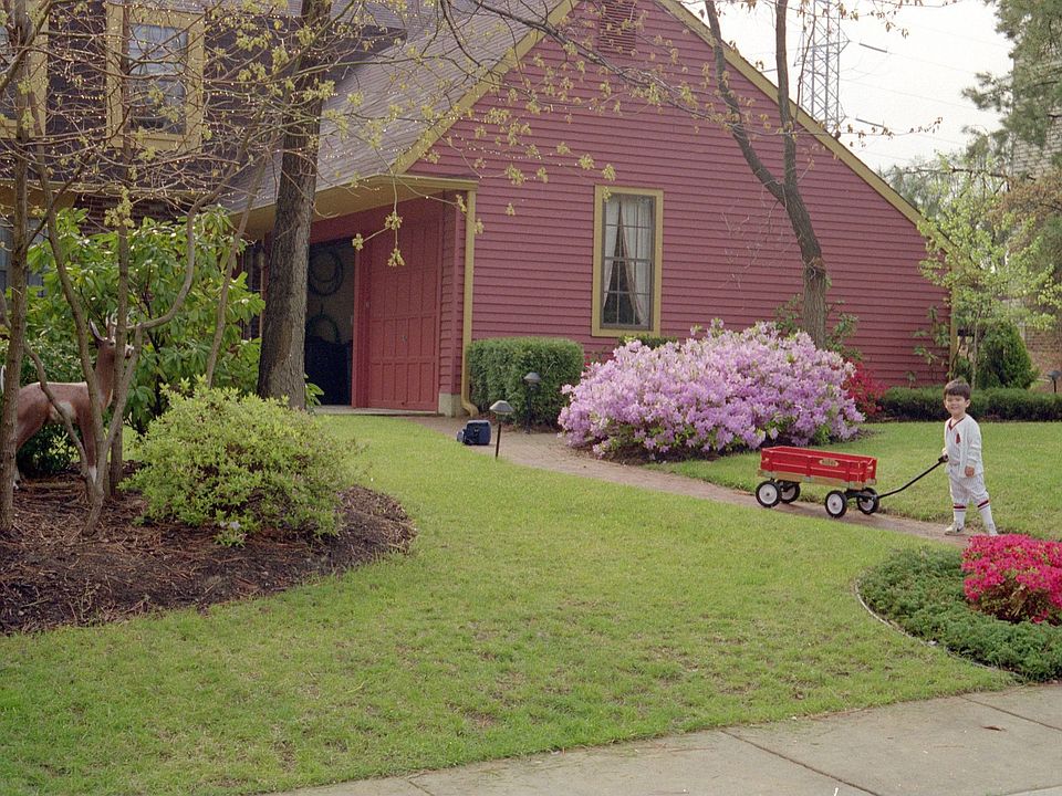 3 Battery Hill Drive in 1987