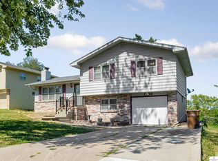 2116 Victoria Ave, Bellevue, NE 68005