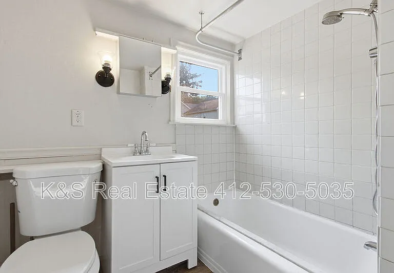 1810 Salem St — Photo 9