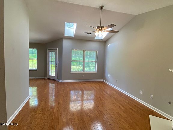 4th image of 8537 Wisteria Way