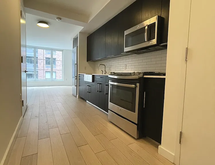 535 W 43rd St N #6KK — Photo 1