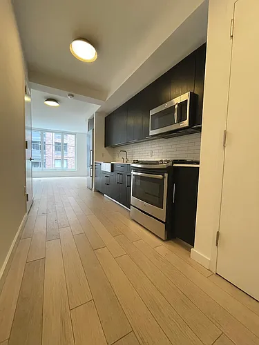 535 W 43rd St N #6KK Photo 1