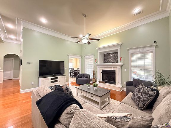 5th image of 105 Fairfax Ct