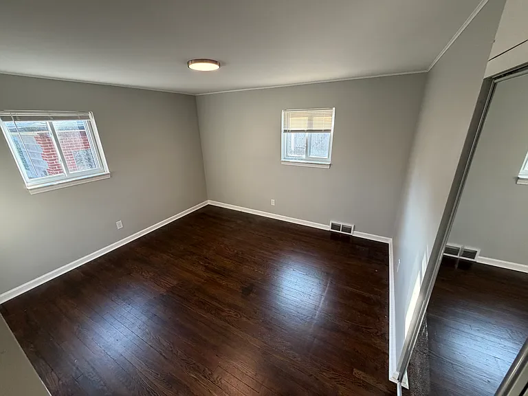 21523 Stephens St — Photo 10