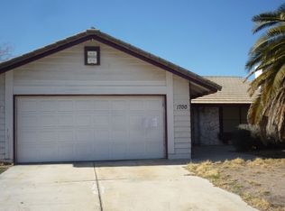 1700 Valmora St, Las Vegas, NV 89102