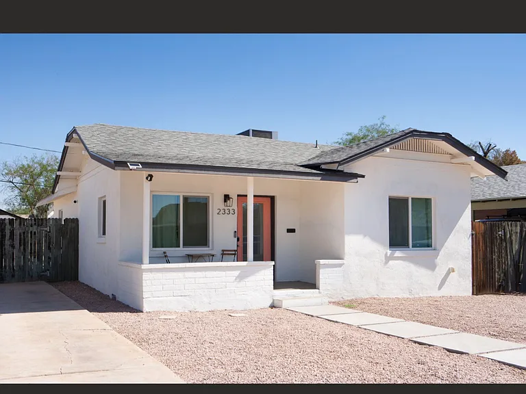 2305 N Edgemere St — Photo 2