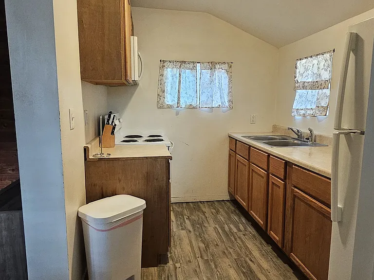 25161 N Ctr #5 — Photo 5