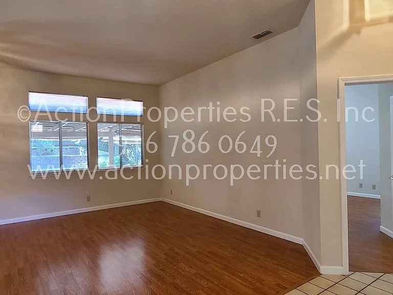 1417 Hurlston Way — Photo 5