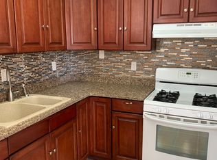 555 E 38th St FLOOR 1, Brooklyn, NY 11203