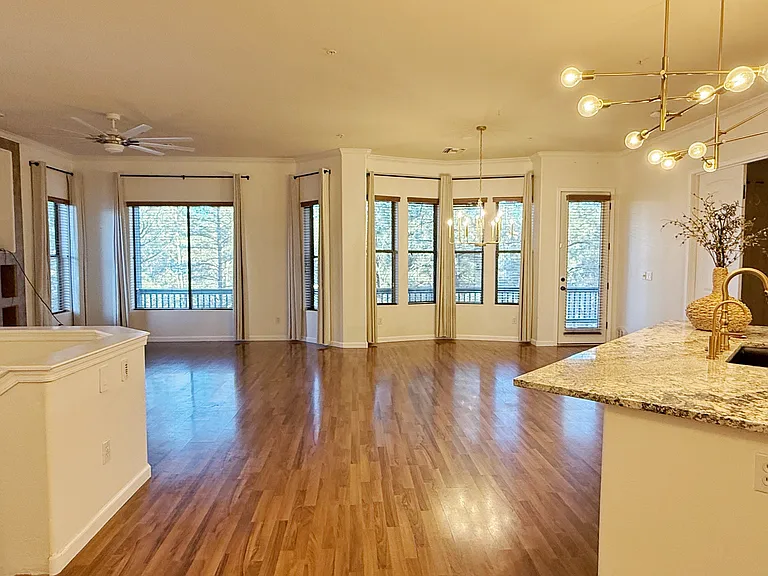 3041 W Simon Cir — Photo 8