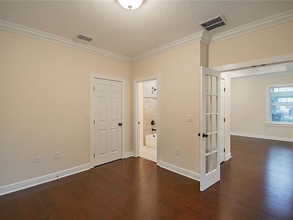 3rd image of 6412 S Himes Ave