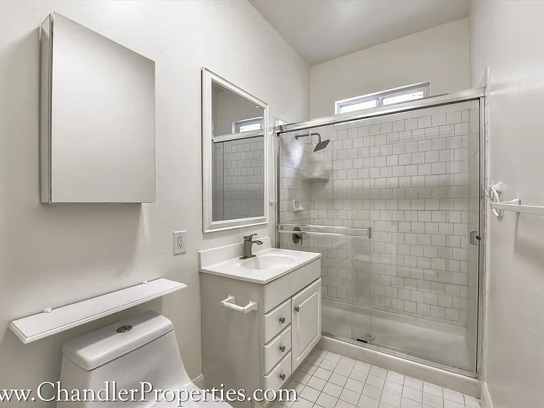 2429 Vallejo St — Photo 8