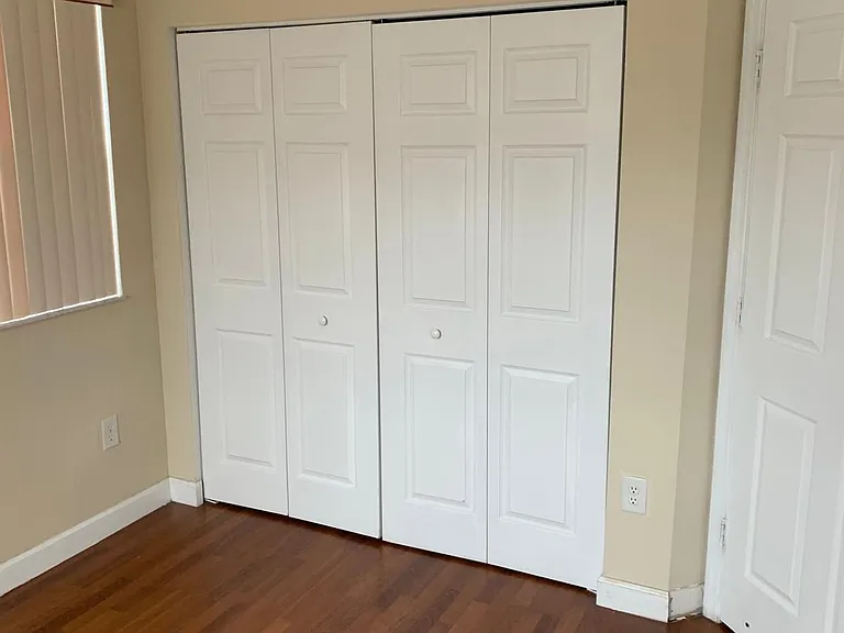 1570 NE 33rd Rd #201 — Photo 31