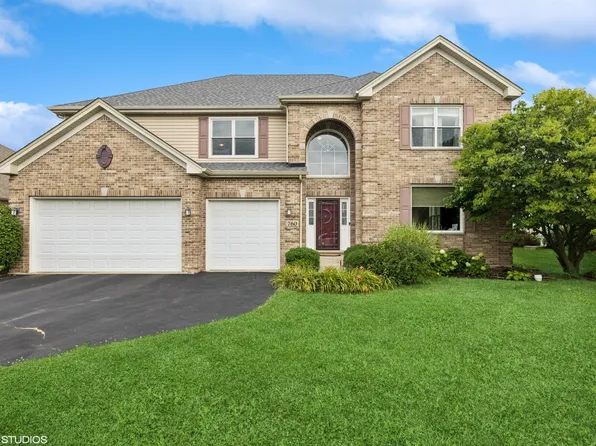 760 Fox Trail Ter, Cary, IL 60013