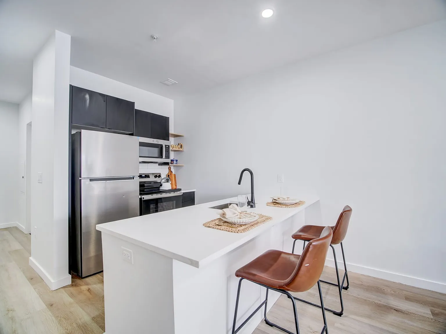 2 bed, $3,025 — Photo 2