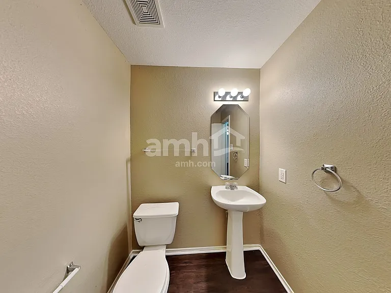 9618 Lasbury Dr — Photo 10