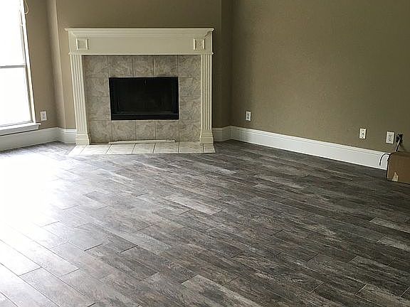 5th image of 904 Doral Cir