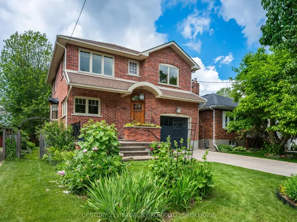 422 College St, Kingston, ON K7L 4M7