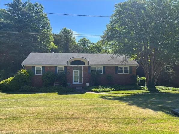 5630 Clinedale Ct, Pfafftown, NC 27040