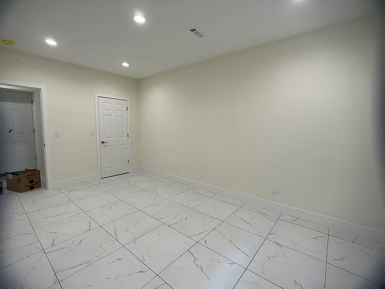3501 S Union Ave #B — Photo 12