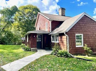77 Bennetts Bridge Rd, Sandy Hook, CT 06482