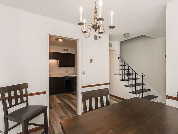 5th image of 8180 Deepwood Blvd Unit 8