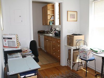 5th image of 613.5 W Arlington Pl #2