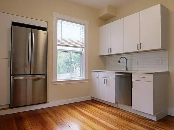 79 Oxford St #1 — Photo 4