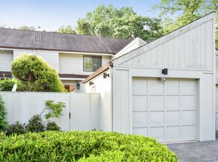 39 Pineridge Rd, Larchmont, NY 10538