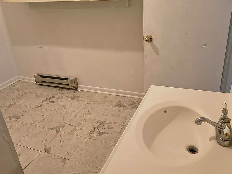 511 N Meridian St #B — Photo 3
