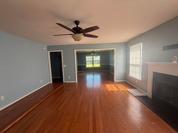 3rd image of 575 Batty Way
