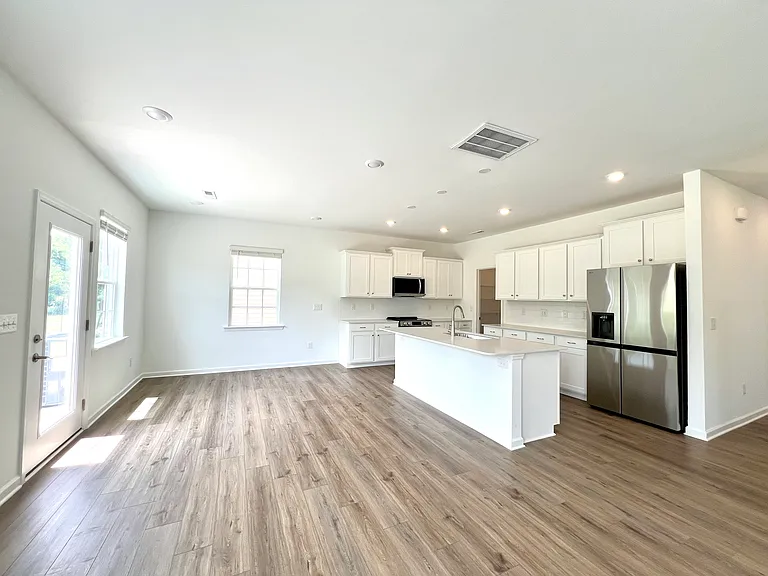 5260 Amaryllis Way — Photo 7
