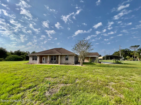 2205 N Singleton Ave, Mims, FL 32754