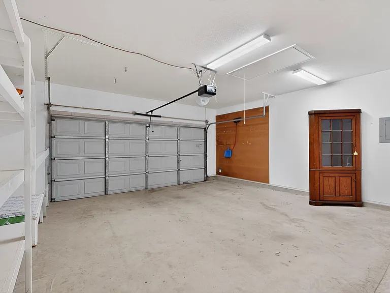 1102 Old Mill Rd — Photo 37
