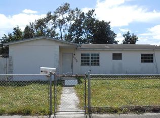 1270 NE 215th St, Miami, FL 33179