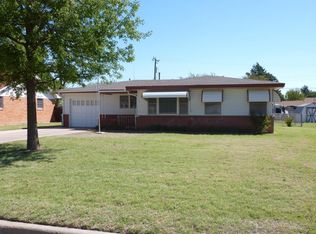 404 Oak Ave, Panhandle, TX 79068