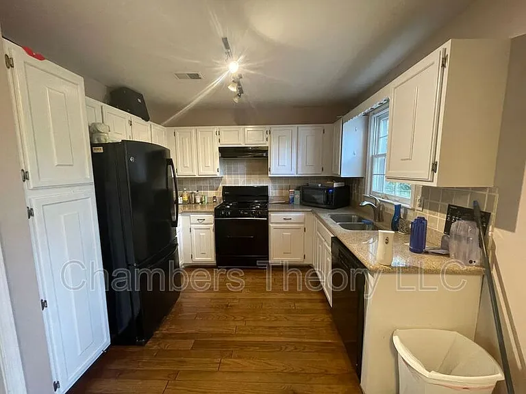 16 Carriage House Cir — Photo 10