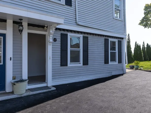 4 Farragut Rd #1, Ipswich, MA 01938