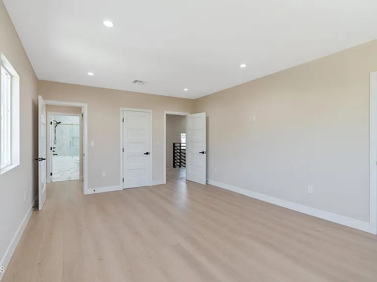 1206 Tamarind Ave — Photo 25