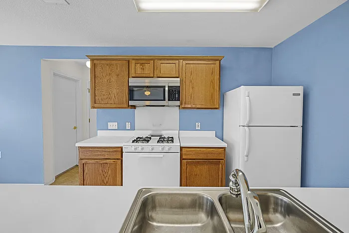 5509 Bentsen Ln — Photo 3