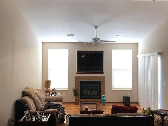 5th image of 240 NE 41st St Unit 101