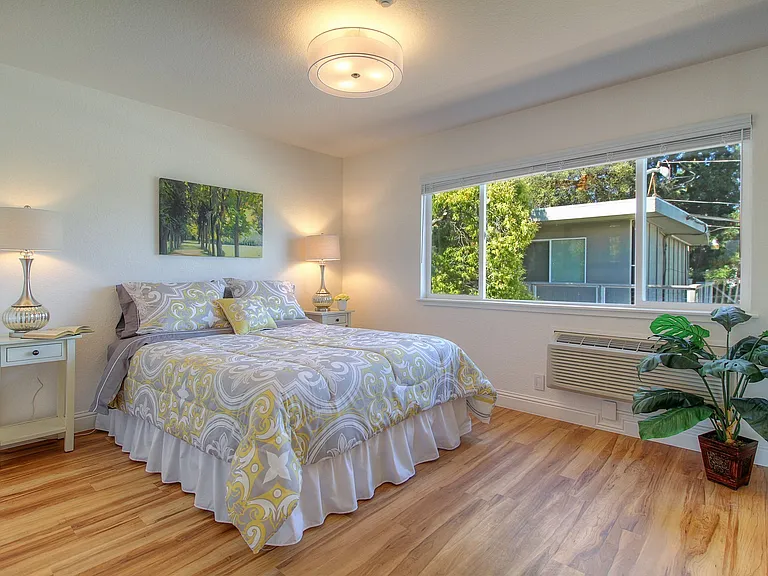 4050 Hoen Ave — Photo 20