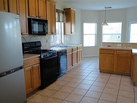 5th image of 19342 Laguna Woods Dr