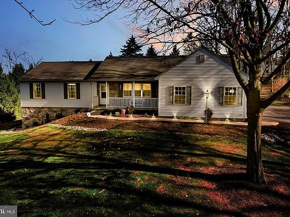 3rd image of 318 Miller Rd